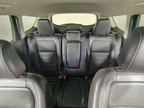 Used 2019 Ford Escape Titanium AWD/4WD image 15