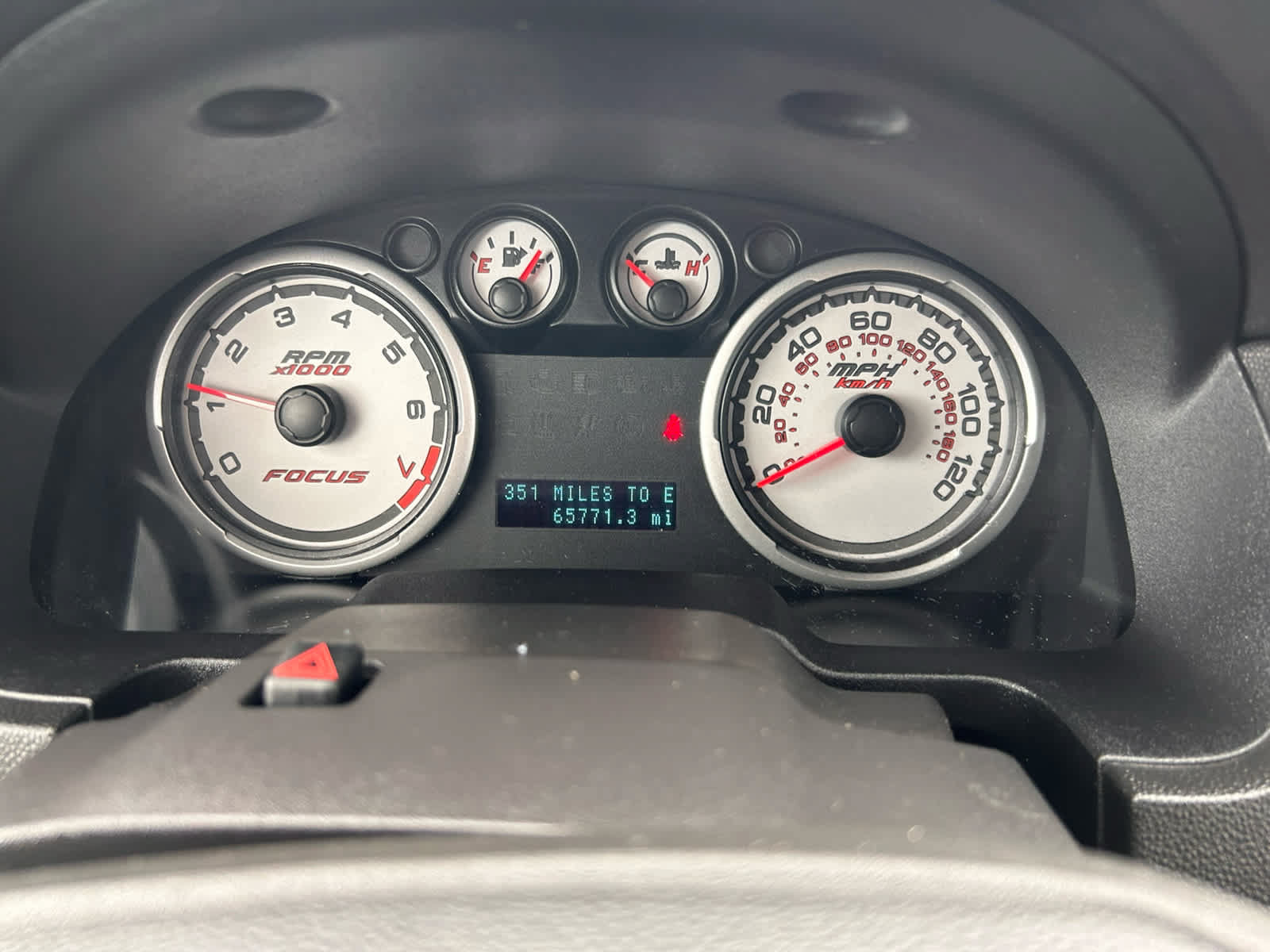 Used 2010 Ford Focus SE FWD image 14