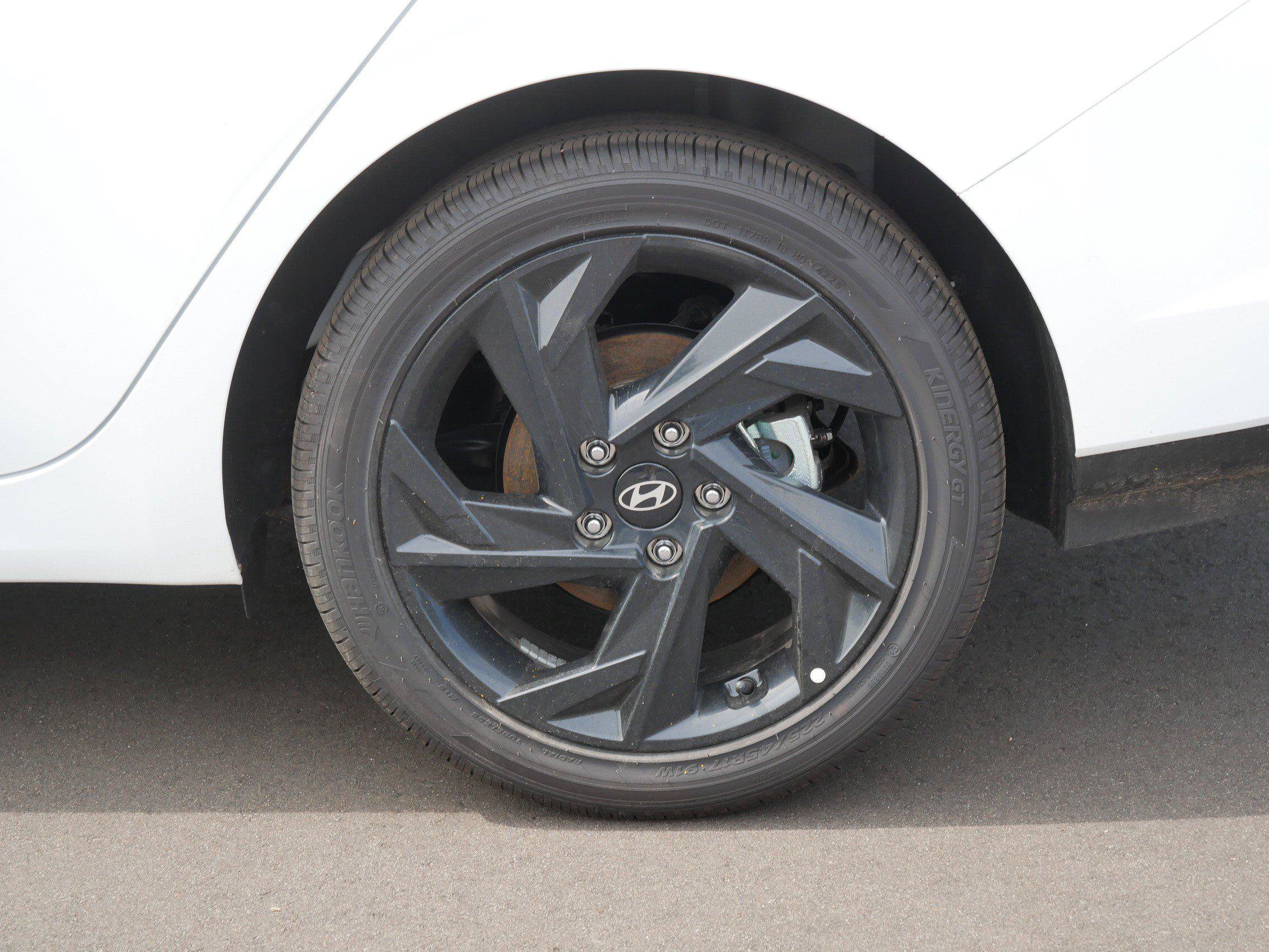 New 2026 Hyundai Elantra SEL FWD image 4