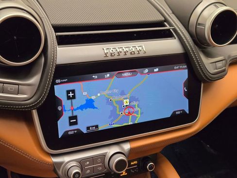 Used 2017 Ferrari GTC4Lusso AWD/4WD image 41