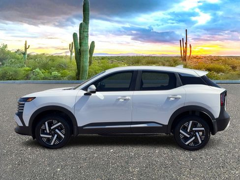 Certified 2025 Nissan Kicks SV image 3