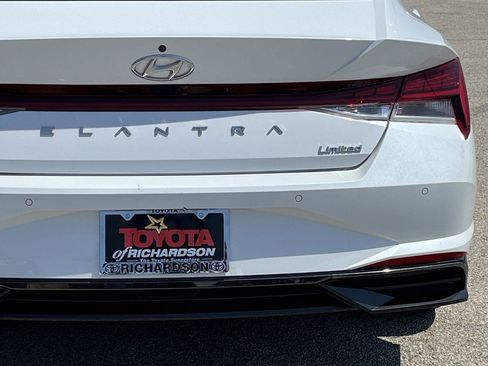 Used 2021 Hyundai Elantra Limited FWD image 6