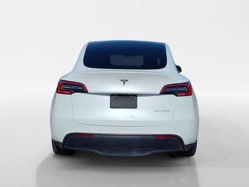 Used 2020 Tesla Model Y Long Range image 5