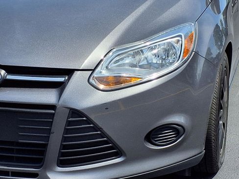 Used 2014 Ford Focus SE w/ SE Winter Package FWD image 27