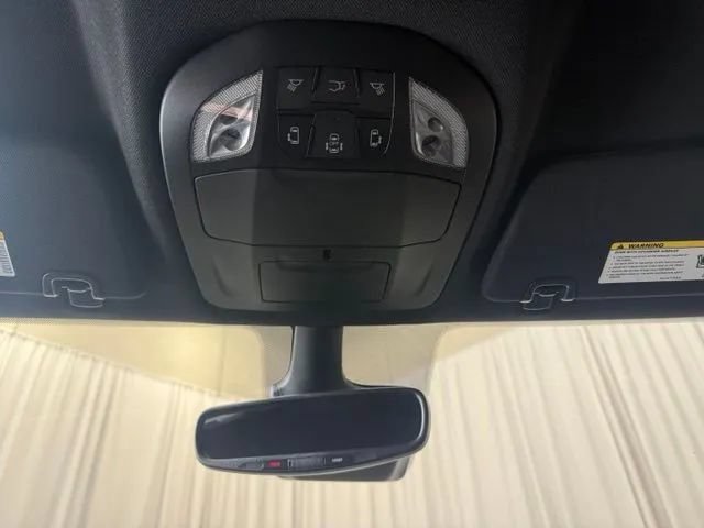 Used 2026 Chrysler Pacifica Select FWD image 15