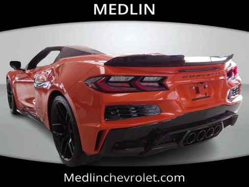 Used 2025 Chevrolet Corvette Z06 w/ Stealth Interior Trim Package RWD image 6