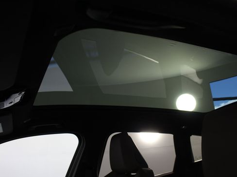 Used 2025 BMW X3 xDrive30i w/ Premium Package image 13