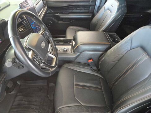 Used 2023 Ford Expedition Platinum image 13
