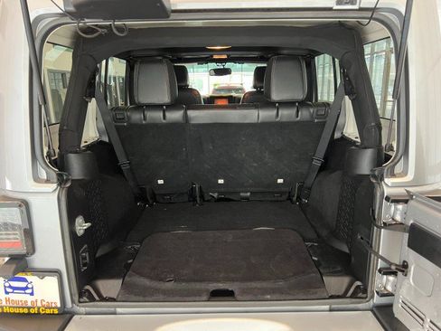Used 2015 Jeep Wrangler Unlimited Sahara w/ Dual Top Group AWD/4WD image 35
