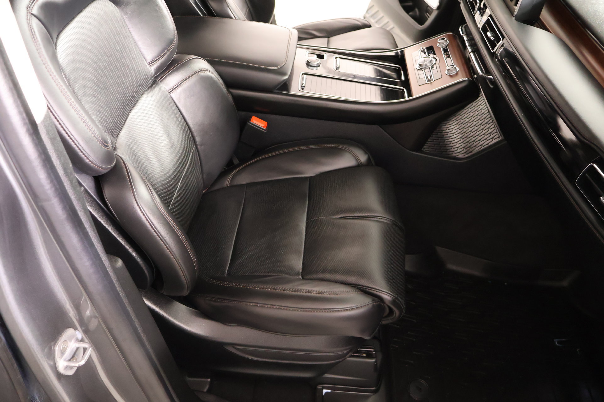 Used 2023 Lincoln Aviator Grand Touring w/ Equipment Group 301A AWD/4WD image 15