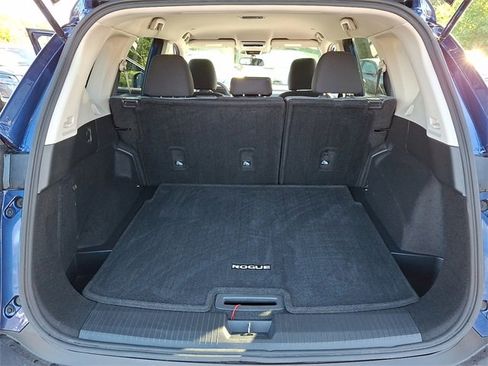 Used 2022 Nissan Rogue SV image 27