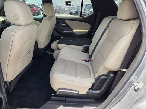 Used 2023 Chevrolet Traverse LS FWD image 8