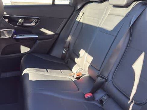 Used 2026 Mercedes-Benz GLC 300 4MATIC image 28