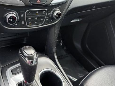 Used 2020 Chevrolet Equinox LT AWD/4WD image 15
