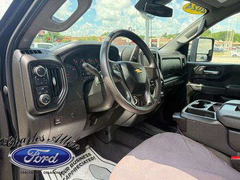 Used 2024 Chevrolet Silverado 2500 Custom w/ Custom Convenience Package AWD/4WD image 9
