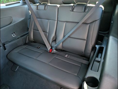 Used 2024 Ford Explorer XLT w/ Equipment Group 202A RWD image 12
