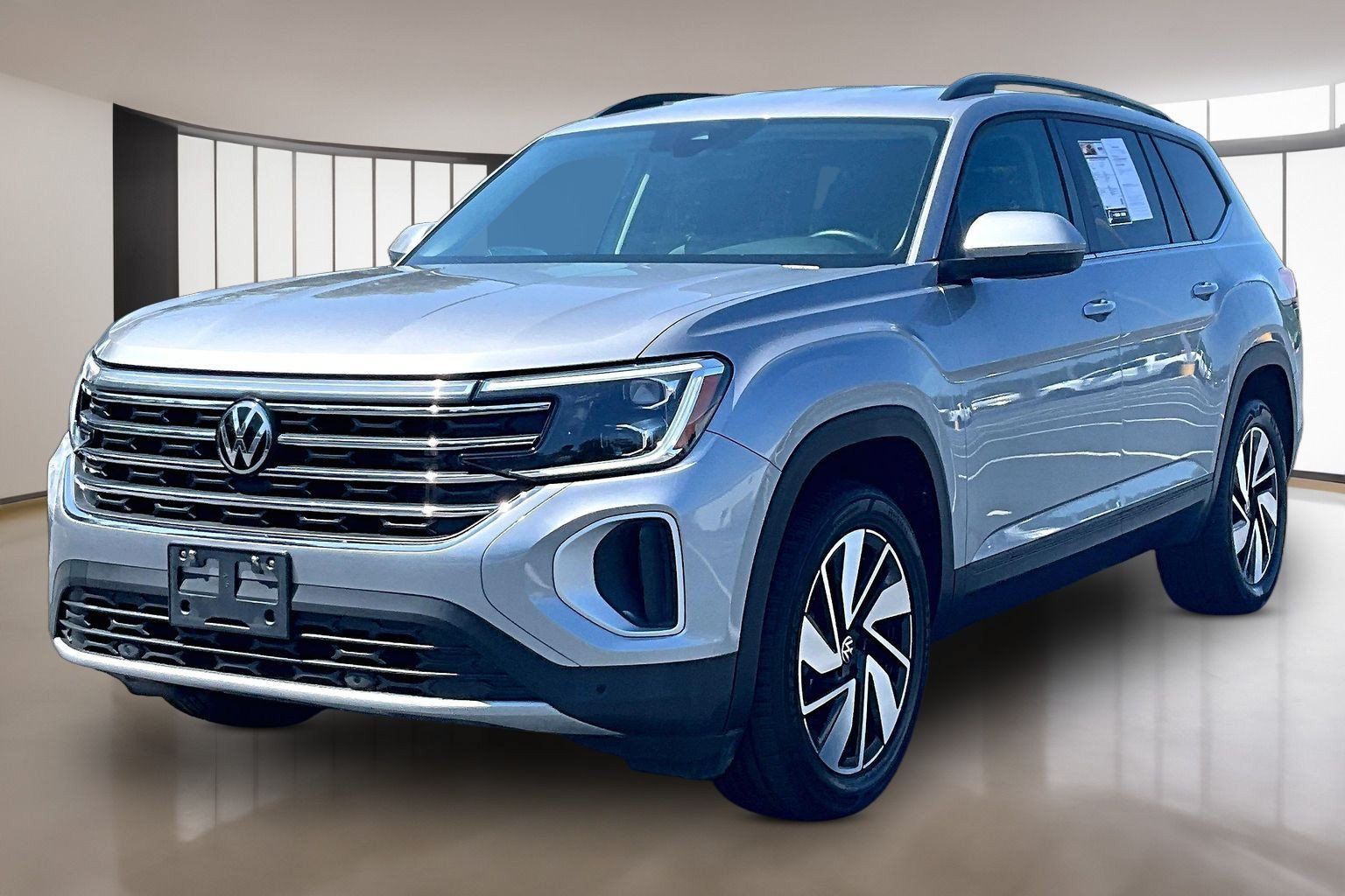 Used 2025 Volkswagen Atlas SE AWD/4WD image 3