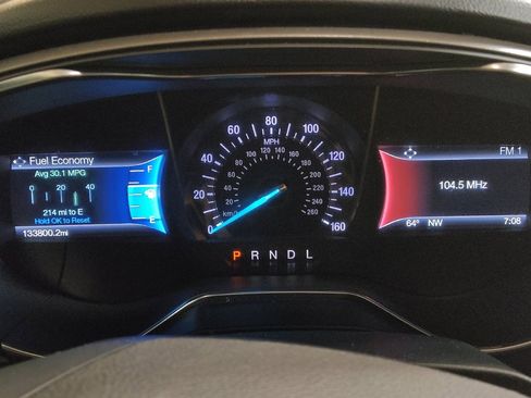 Used 2017 Ford Fusion SE w/ Fusion SE Technology Package image 23