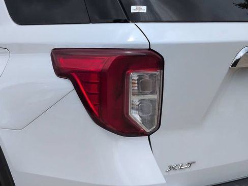 Used 2020 Ford Explorer XLT w/ Equipment Group 202A AWD/4WD image 14
