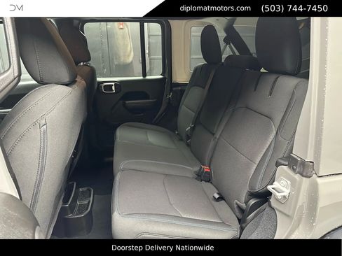 Used 2023 Jeep Wrangler Unlimited Rubicon 4xe w/ Steel Bumper Group image 22