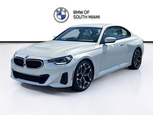 New 2025 BMW 230i Coupe image 3