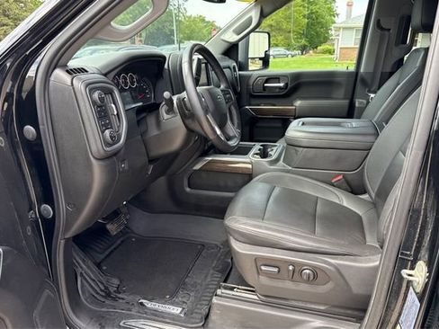 Used 2022 Chevrolet Silverado 2500 LT w/ Midnight Edition AWD/4WD image 9