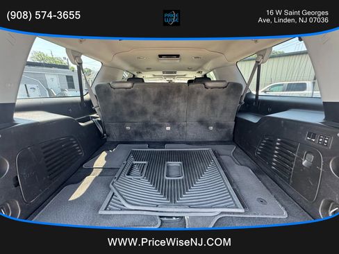 Used 2019 Cadillac Escalade ESV Premium Luxury image 31