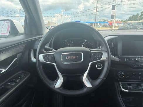 Used 2024 GMC Terrain SLE FWD image 11