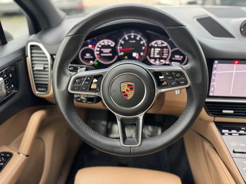 Used 2020 Porsche Cayenne AWD/4WD image 24