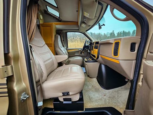 Used 2006 Chevrolet Express 3500 Extended w/ Power and Light Package image 26