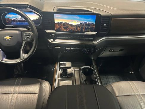 Used 2024 Chevrolet Silverado 1500 High Country w/ Technology Package AWD/4WD image 19