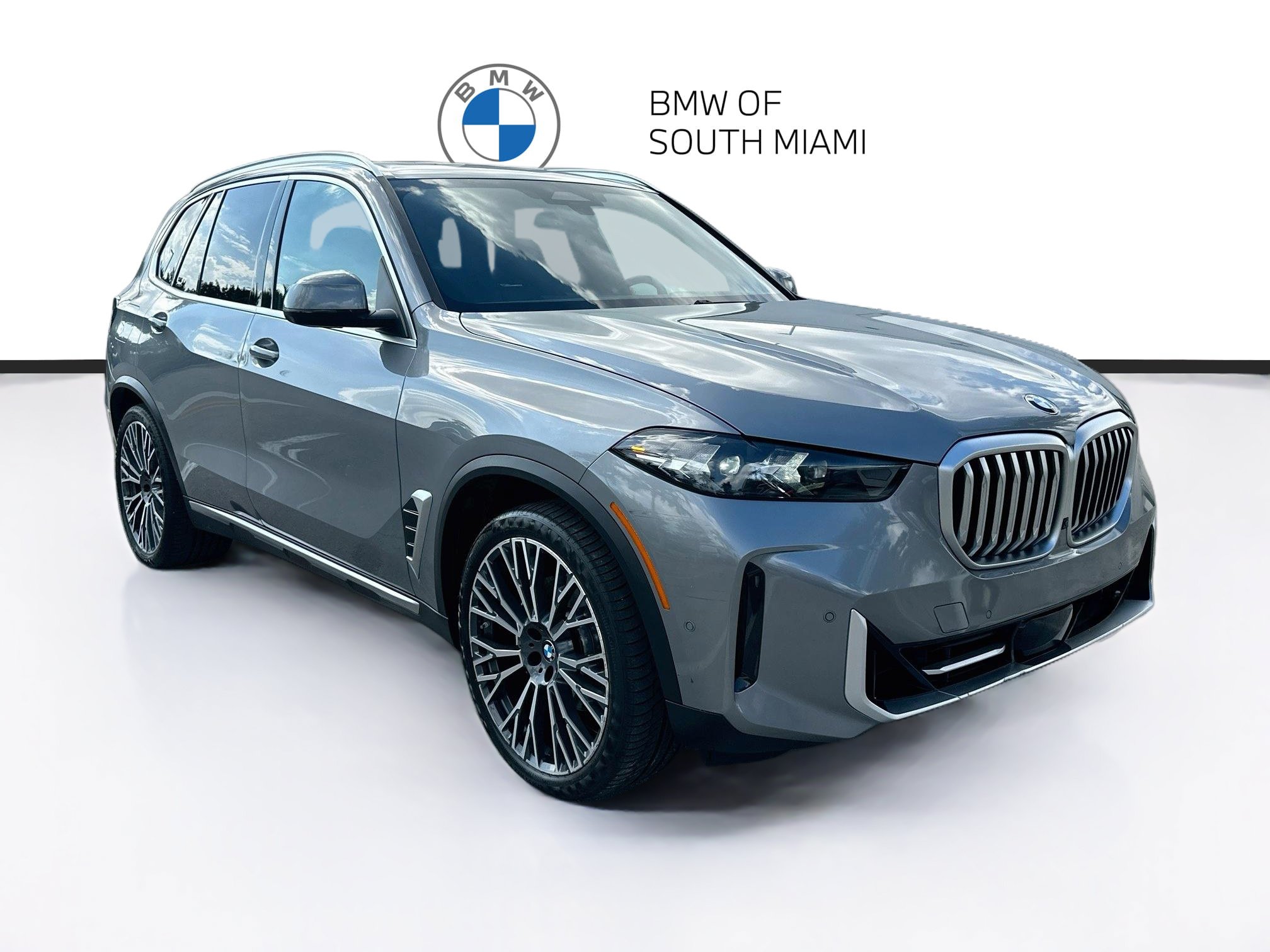 Certified 2024 BMW X5 xDrive40i w/ Parking Assistance Package AWD/4WD image 1