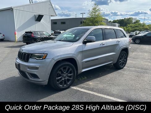Used 2018 Jeep Grand Cherokee High Altitude AWD/4WD image 9