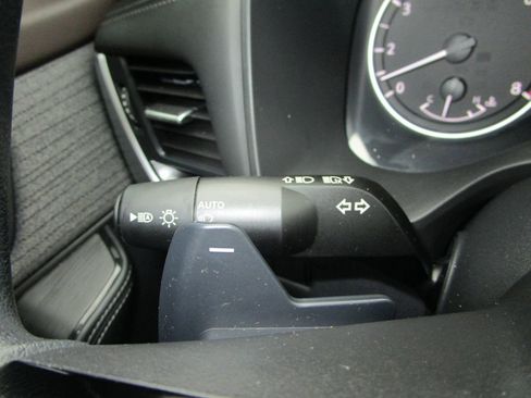 Used 2023 Nissan Rogue SV image 26