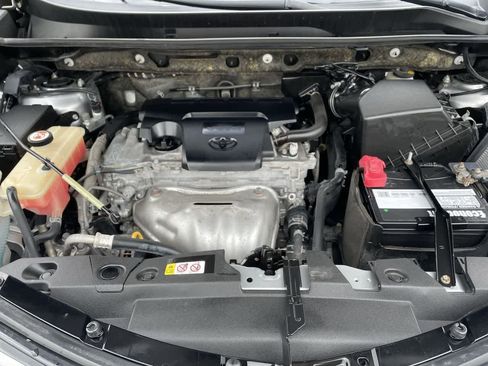 Used 2018 Toyota RAV4 XLE FWD image 32
