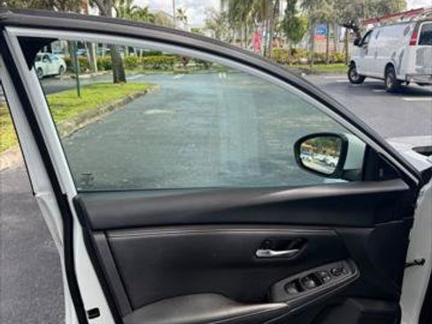 Used 2024 Nissan Sentra SV FWD image 26