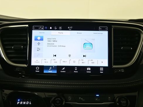 Used 2024 Chrysler Pacifica Touring FWD image 27