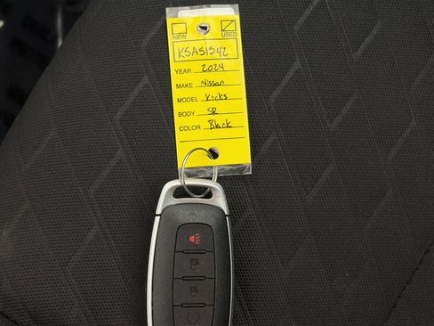 Used 2024 Nissan Kicks SR FWD image 32