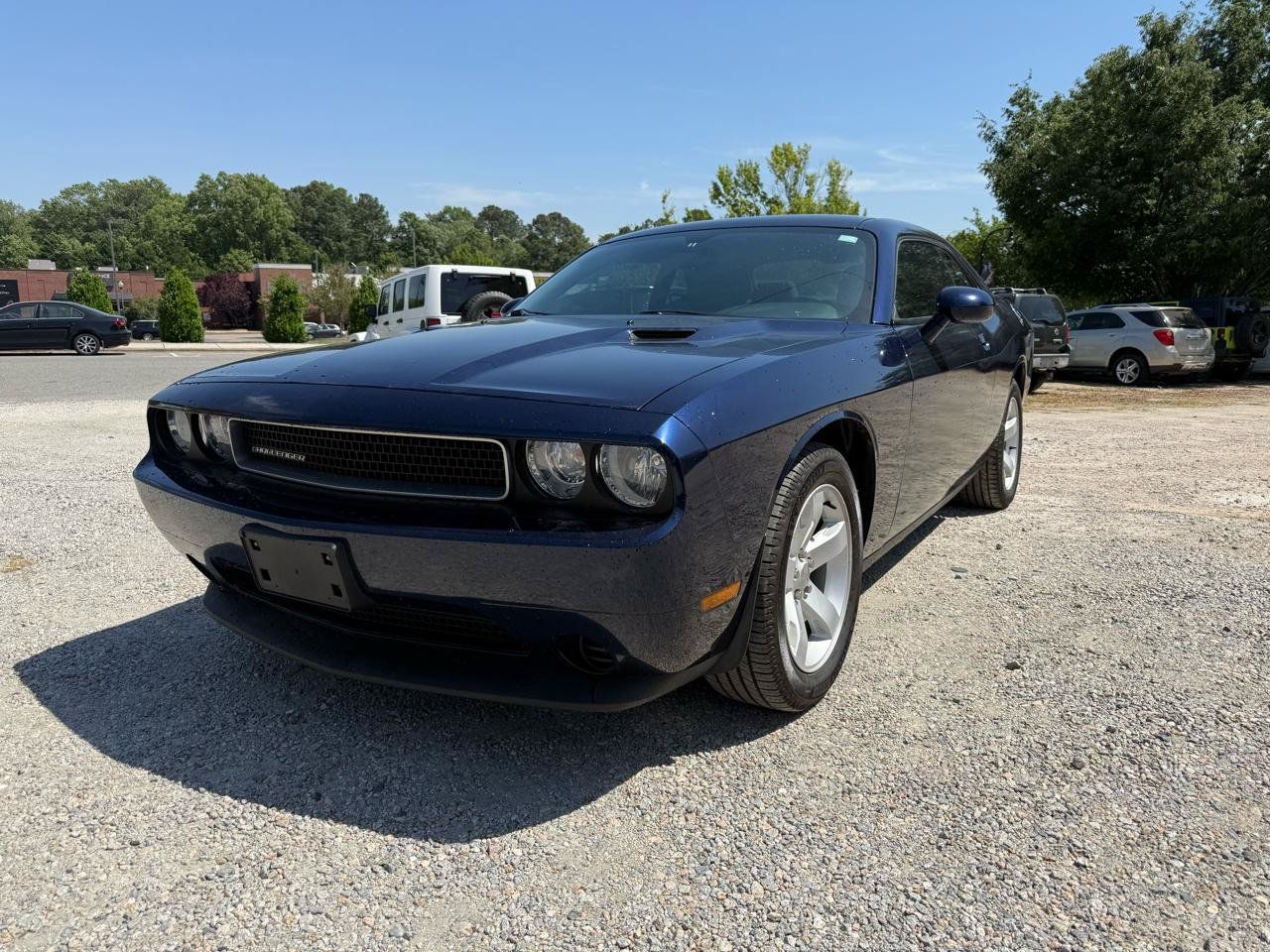 Used 2014 Dodge Challenger SXT RWD image 1