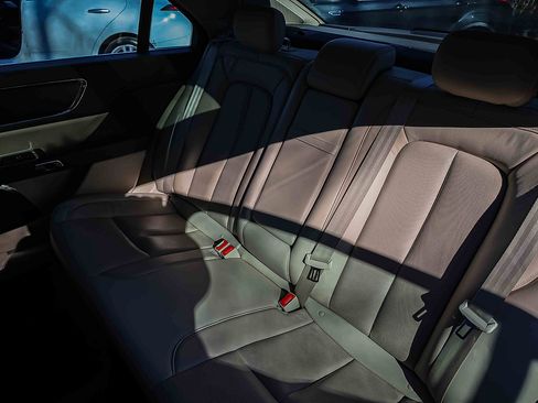 Used 2018 Lincoln Continental Reserve image 20