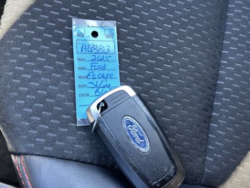 Used 2025 Ford Escape ST-Line FWD image 29