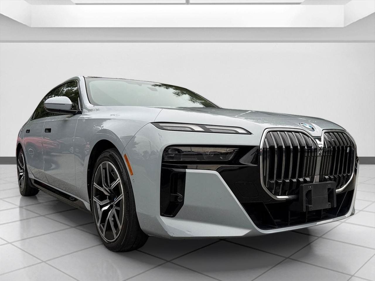 Used 2023 BMW i7 xDrive60 AWD/4WD image 6