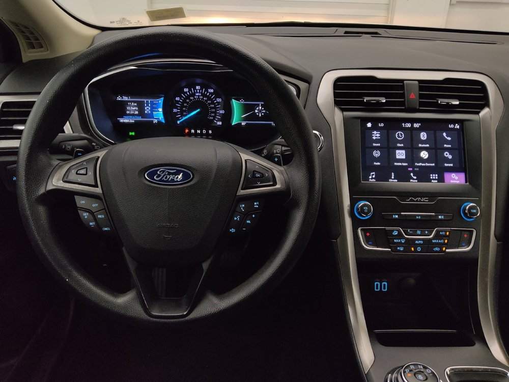 Used 2019 Ford Fusion SE FWD image 22