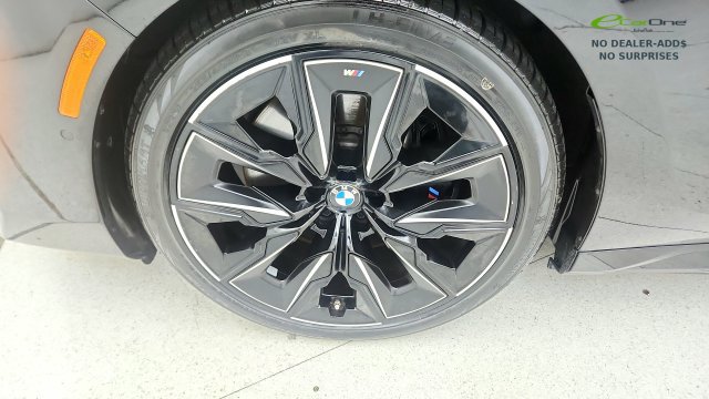 Used 2025 BMW i7 eDrive50 w/ M Sport Package RWD image 77