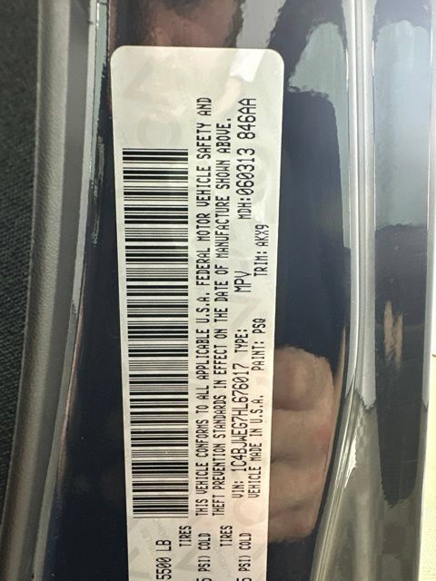 Used 2017 Jeep Wrangler Unlimited Sahara AWD/4WD image 28