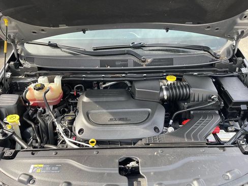 Used 2020 Chrysler Voyager Lxi image 36