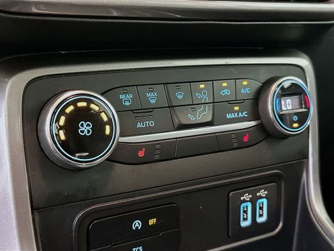 Certified 2022 Ford EcoSport SE w/ SE Convenience Package image 17