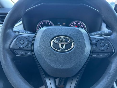 Used 2021 Toyota RAV4 XLE image 27