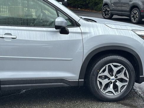 Used 2019 Subaru Forester Premium w/ All-Weather Package AWD/4WD image 12