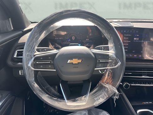 Used 2025 Chevrolet Traverse High Country image 16